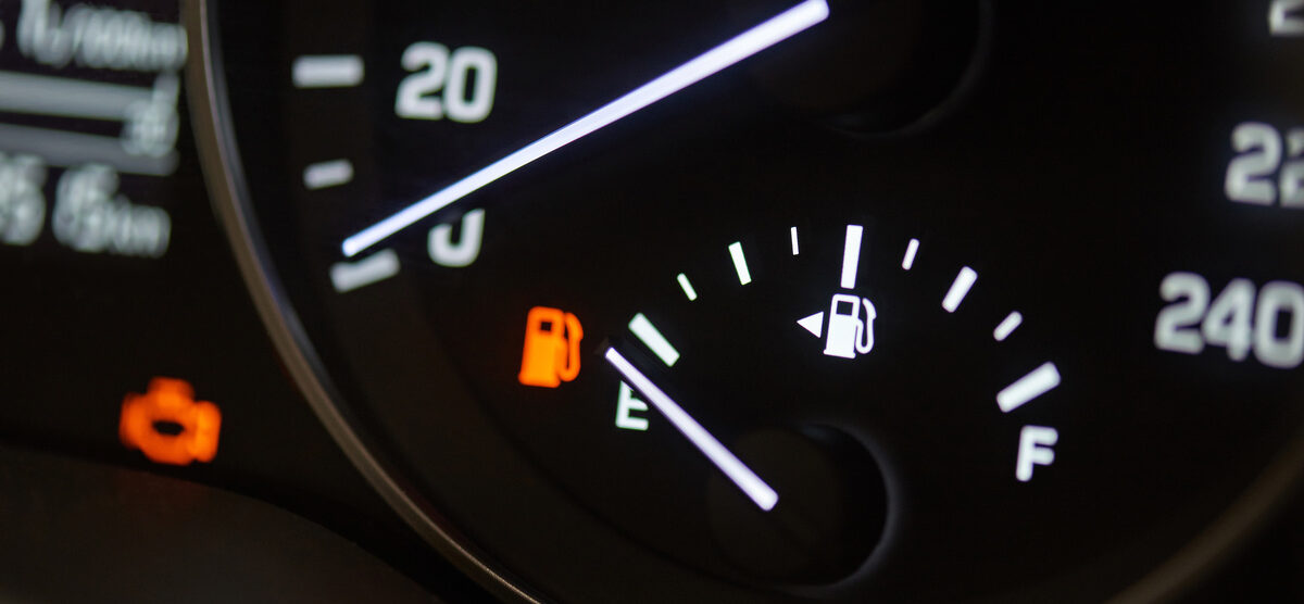 با روشن‌شدن چراغ بنزین اچ سی کراس چند کیلومتر می‌توان حرکت کرد؟ + صفر تا صد بررسی مصرف سوخت اچ سی کراس