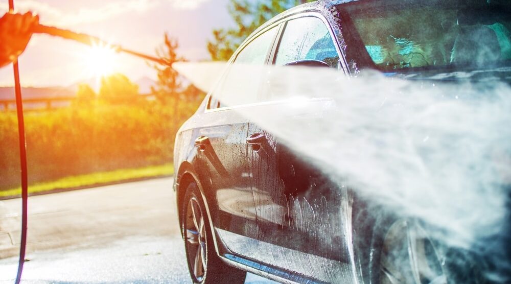 چگونه ماشین خود را بشوییم؟ راهنگای گام به گام تمیز کردن ماشین